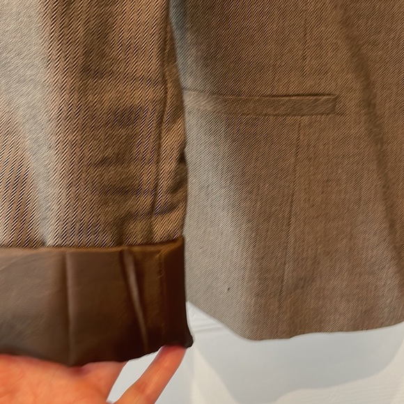 Beautiful tiny herringbone pattern blazer - Picture 4 of 5